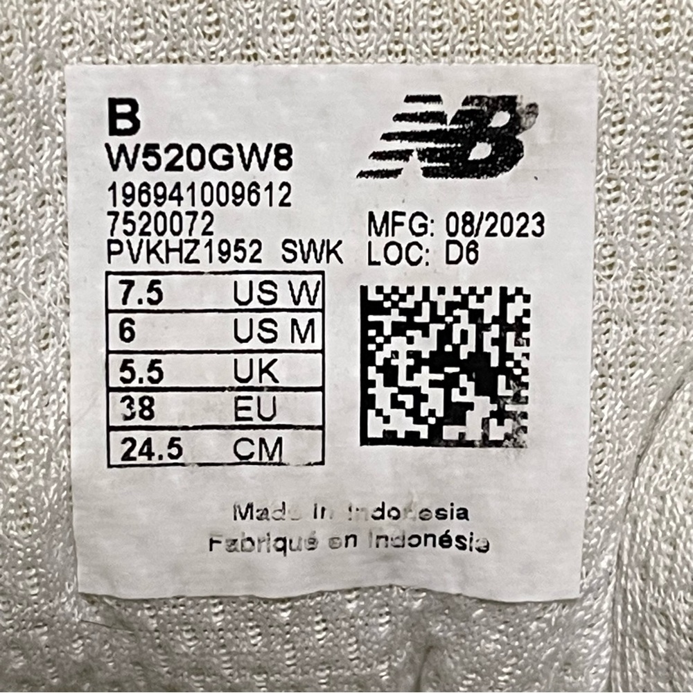 New Balance 520V8  Women's White Running Shoes Size 7.5B - Picture 3 of 16